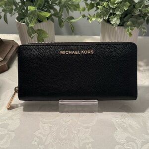 Michael Kors Jet Set Travel Large Zip-Around Continental Wallet - Black